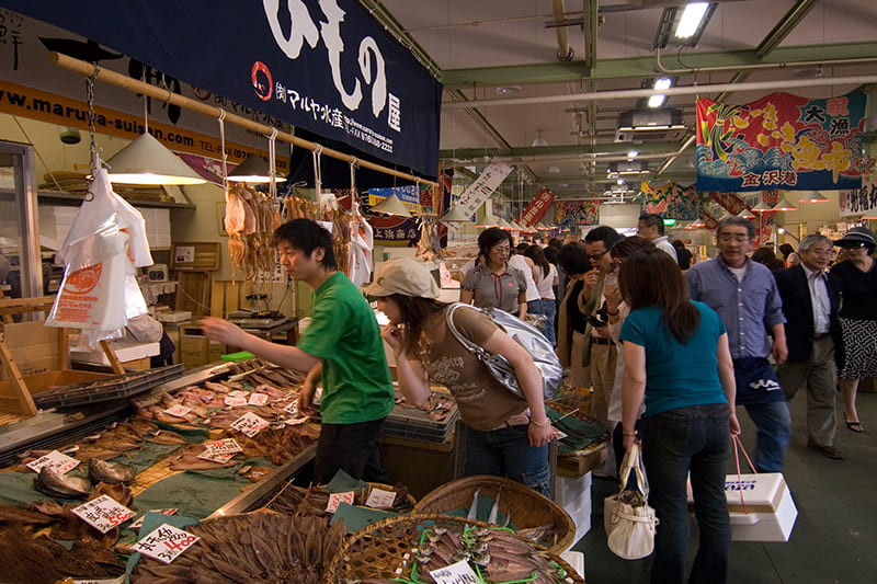 金沢港いきいき魚市